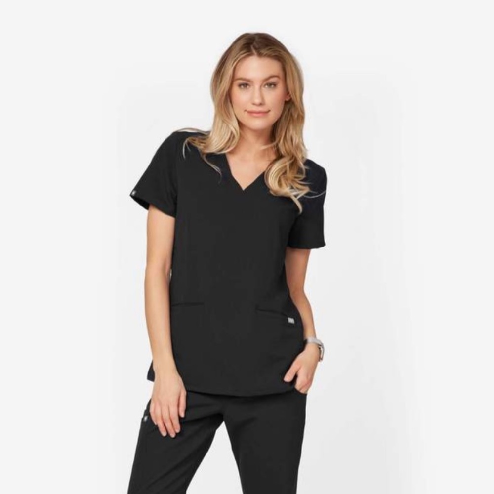Figs 3 pocket scrub top